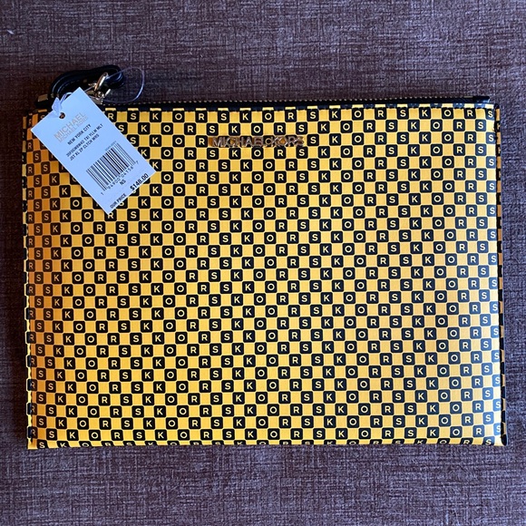 NWT Michael Kors Lg new york city clutch wristlet